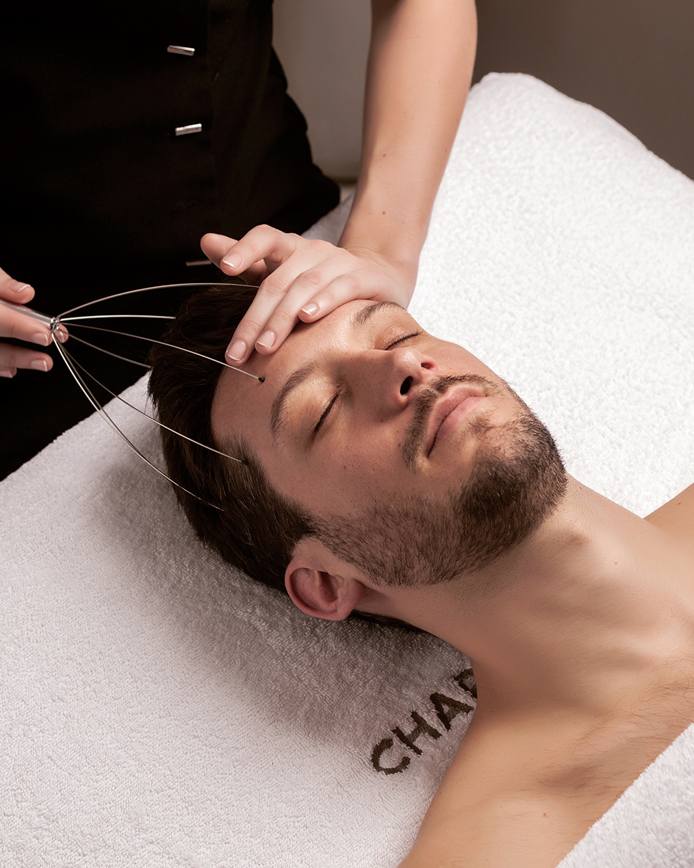 Massage du cuirs chevelu, du crane et des epaules ASMR hair spa